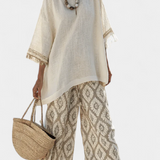 Ilaria — Elegantna majica i casual pantalone