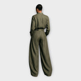 Košulja i pantalone s neprimjetnom elegancijom