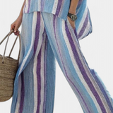 Ginevra — Elegantna majica u pastelno ljubičastoj boji i prugaste lanene pantalone