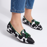 Mocassino Ginevra — Mucca Bianco e Nero, Nappine Verdi