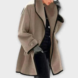 Flora | Kaput s kontrastnim detaljima u oversized stilu